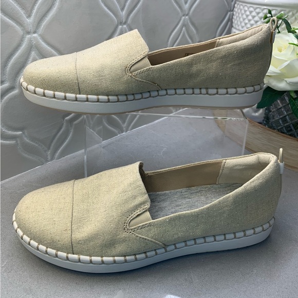 Clarks Cloudsteppers Step Glow Jade in Soft Gold Size 9M - Picture 6 of 15